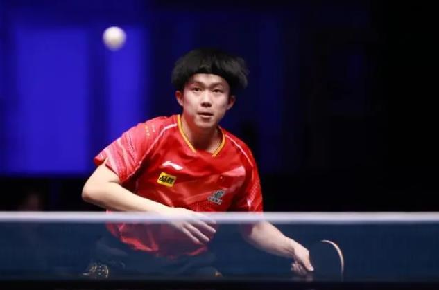 交媒体中揭 交媒体中揭