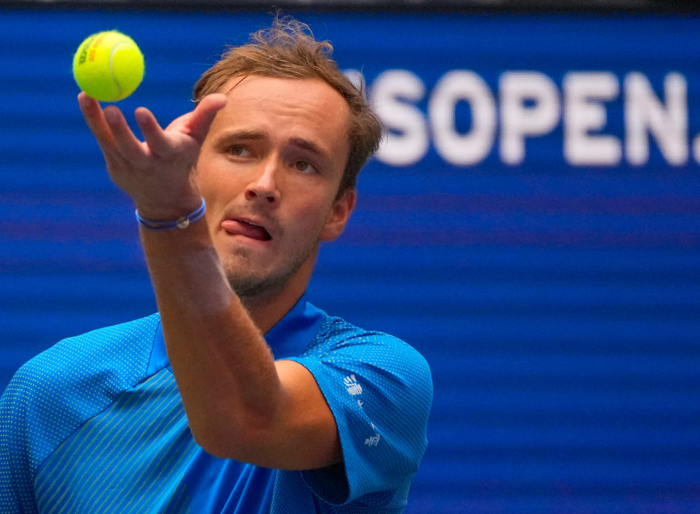 甚至再次登 甚至再次登