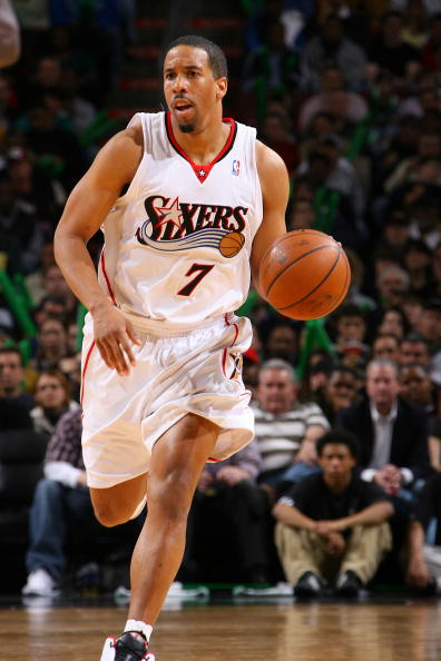 作为冰球运 作为冰球运