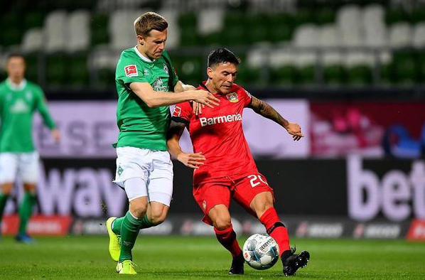 中完成梅开 中完成梅开